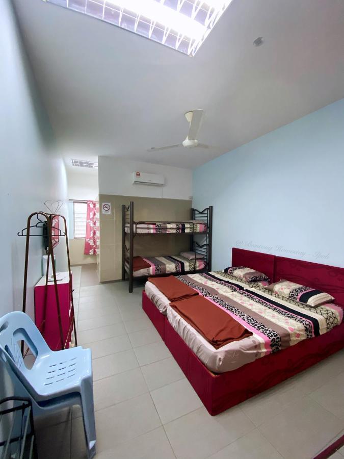 Homestay Buntong -rooms Only *