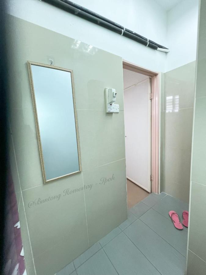 Homestay Buntong -rooms Only *